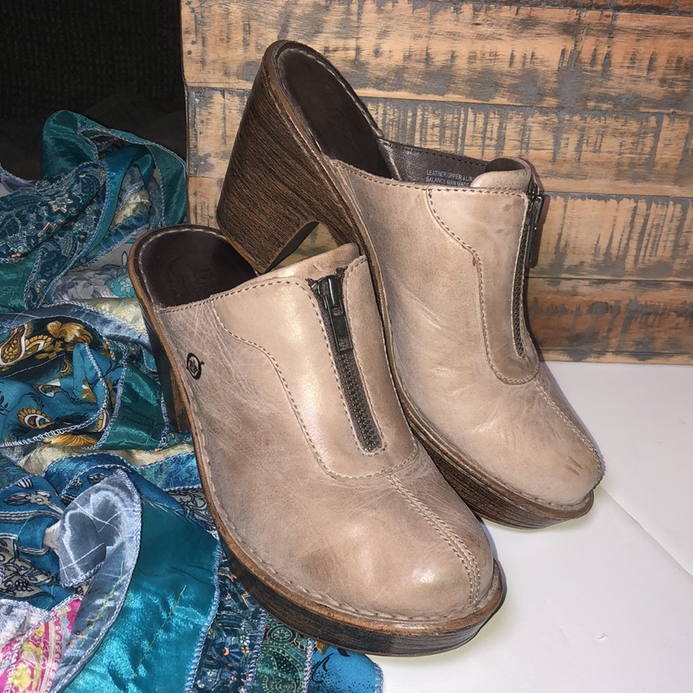 Born Haledon Taupe Clog Mules Women's Size 9